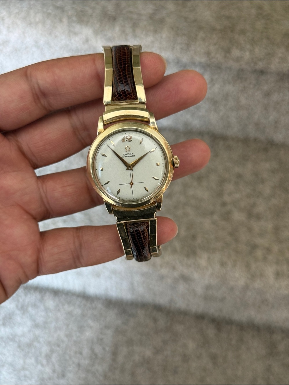 Omega vintage Automatic Bumper 14K  Yellow Gold with leather adjustable watch - Picture 9 of 13
